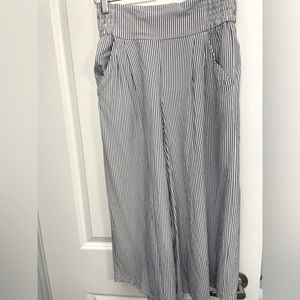 Aritzia Sunday Best Sullivan pants in XS navy and white stripes